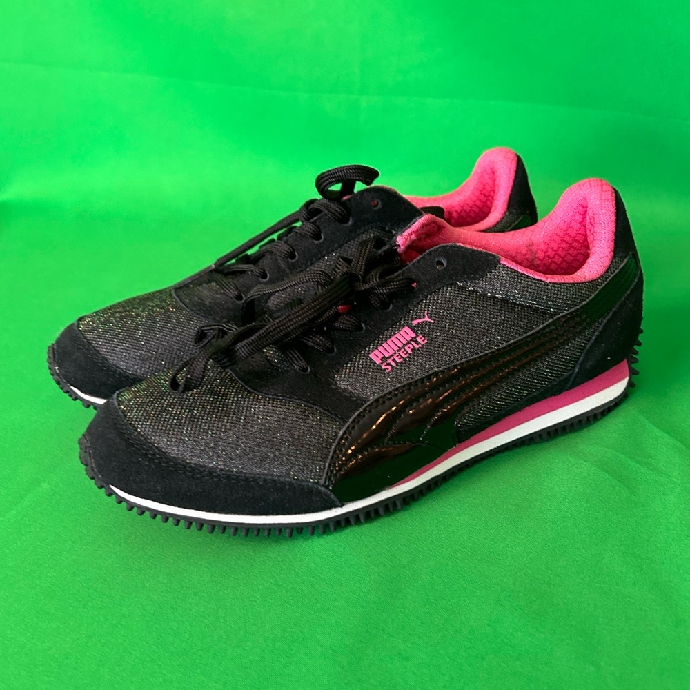 NWOT Kids’ Puma Soccer Cleats. Size 4US. Black/hot pink. Glittered canvas top.